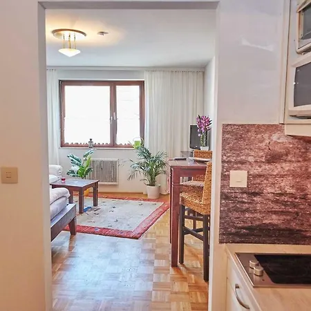 Apartment Wohnen Im Kolonialstil Inklusive Tiefgarage, Kontaktloser Check-in