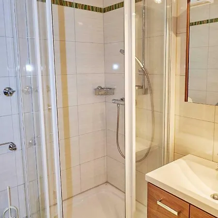 Wohnen Im Kolonialstil Inklusive Tiefgarage, Kontaktloser Check-in クラーゲンフルト