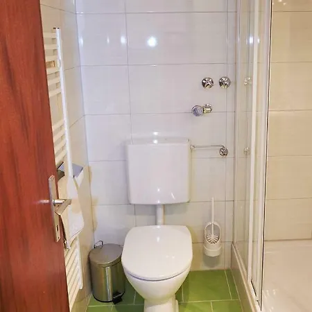 Wohnen Im Kolonialstil Inklusive Tiefgarage, Kontaktloser Check-in *