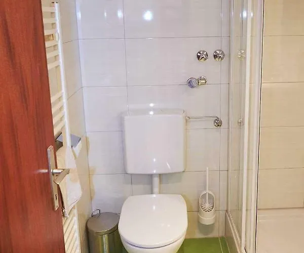 Wohnen Im Kolonialstil Inklusive Tiefgarage, Kontaktloser Check-in *